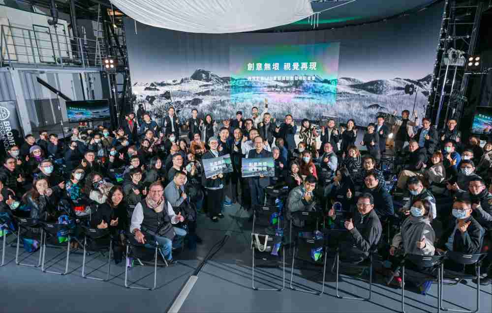 再现影像LED虚拟制作摄影棚整合拍摄场景、、、内容制作、、、技术指导到设备租借一站式服务，，可望提升LED虚拟制作的影视效能，，进而产出更多高质量细致作品